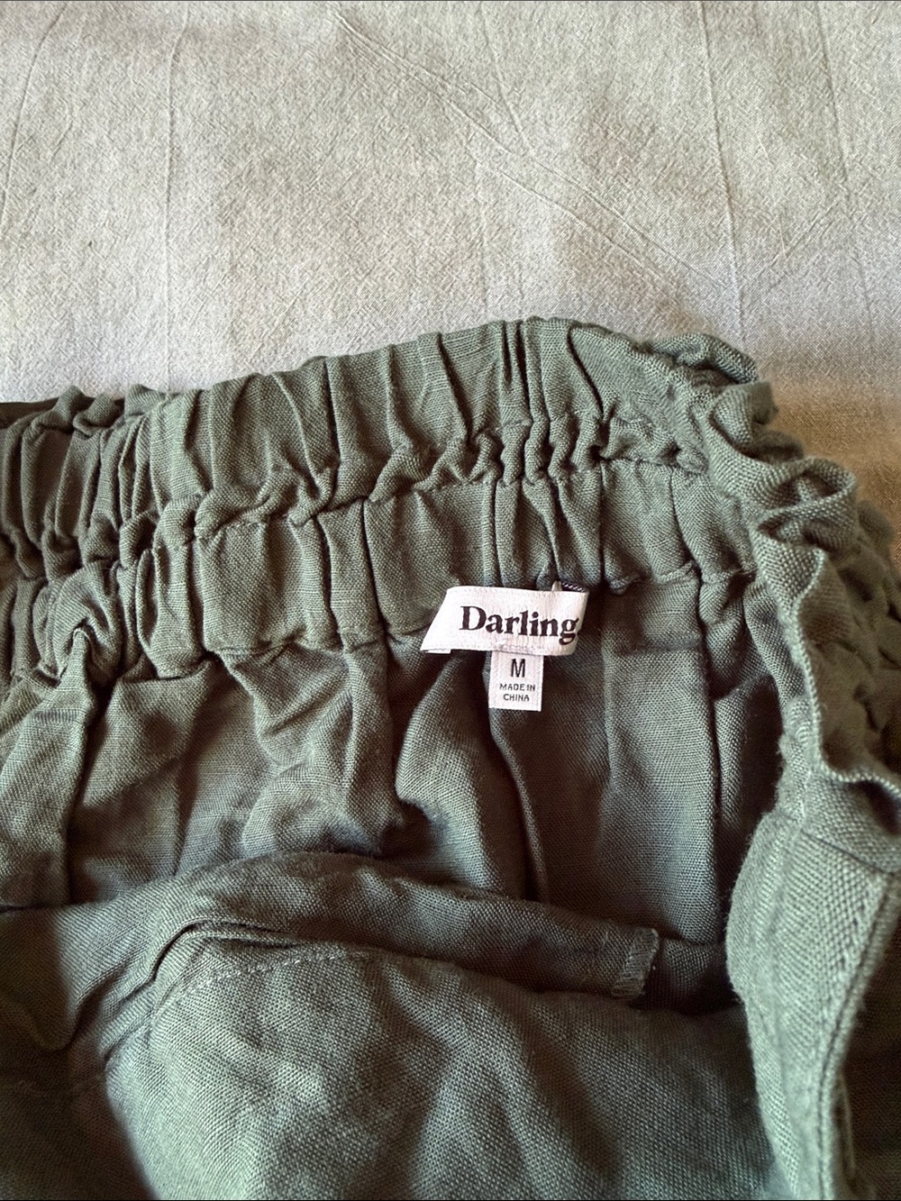 Darling High-Waist Olive Green Pleated Midi Skirt with Belt - Picture 3 of 3